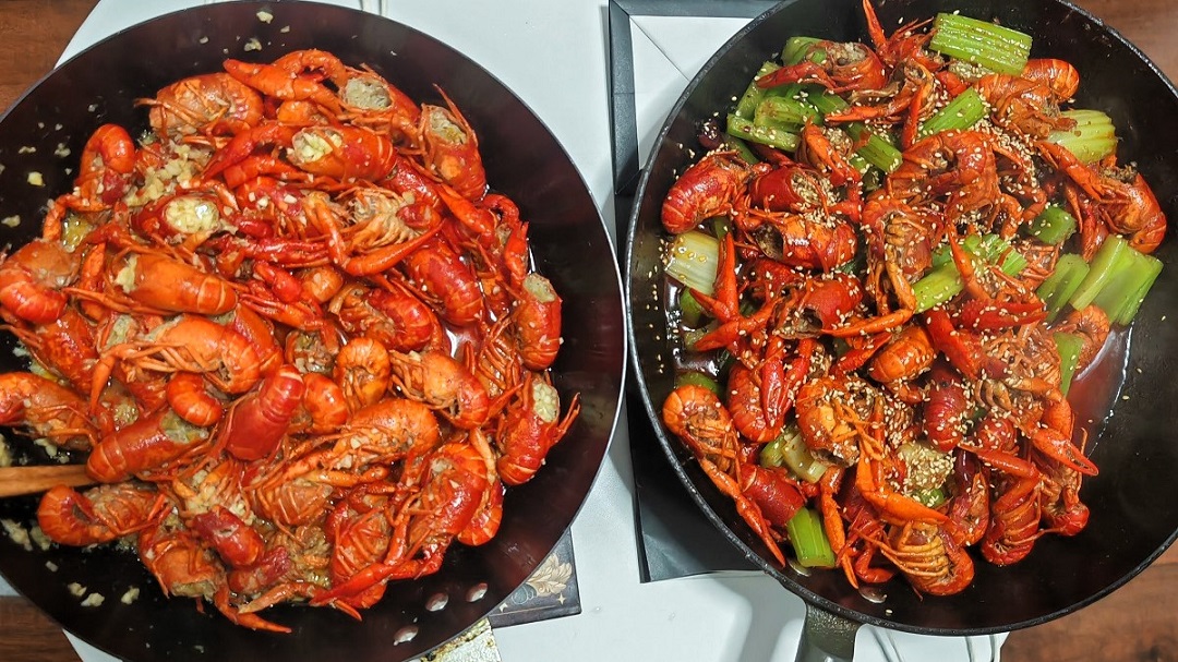 油焖小龙虾和蒜蓉小龙虾